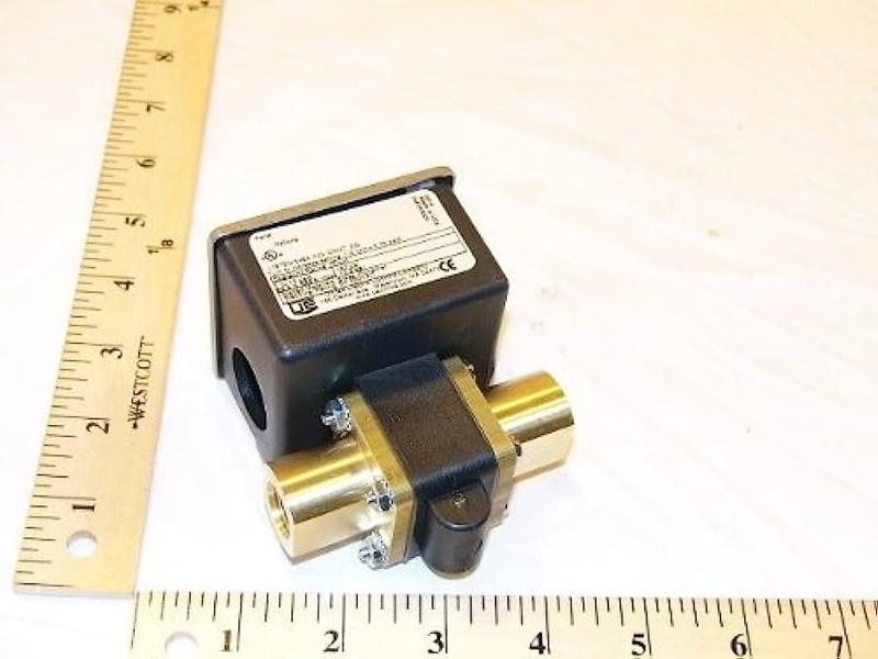 UE Controls 24 Series Differential Pressure Model 011-012